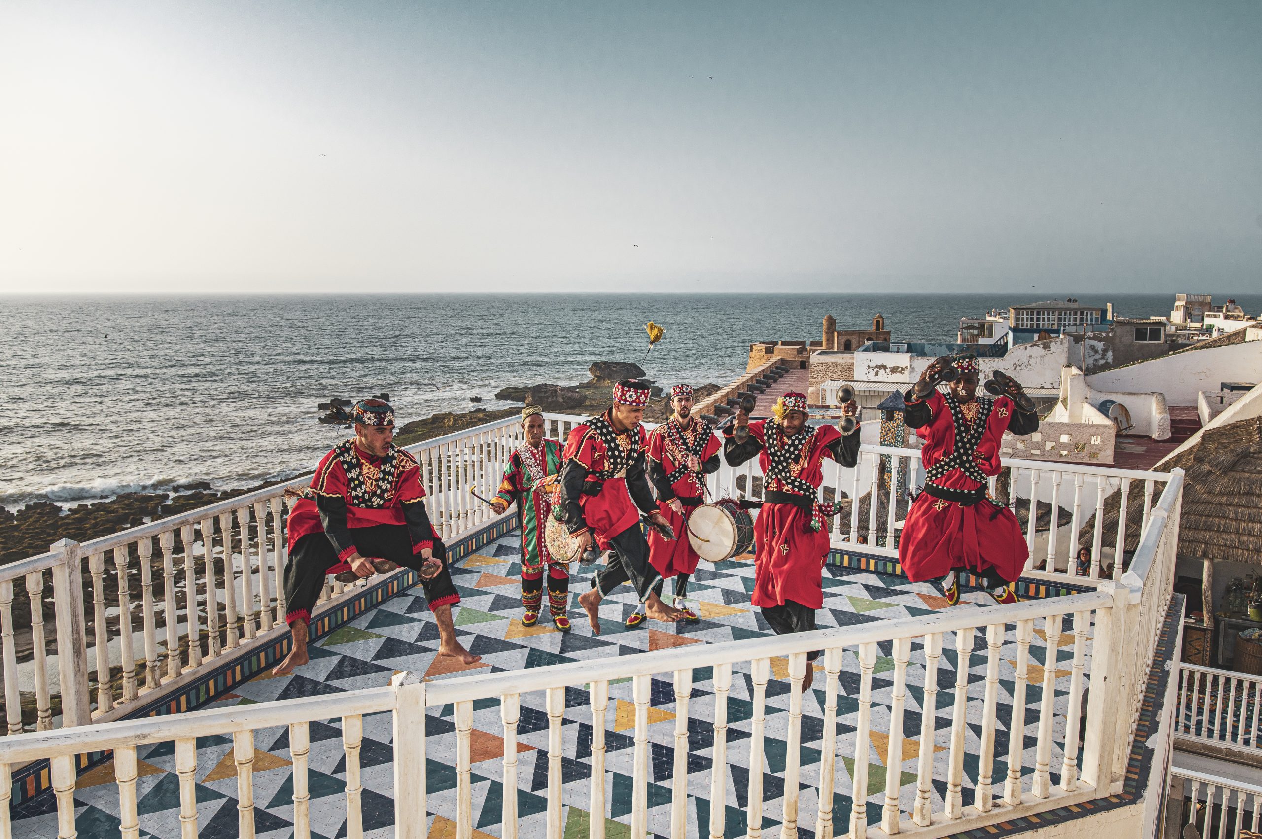 Gnaouas sur les toits – Essaouira