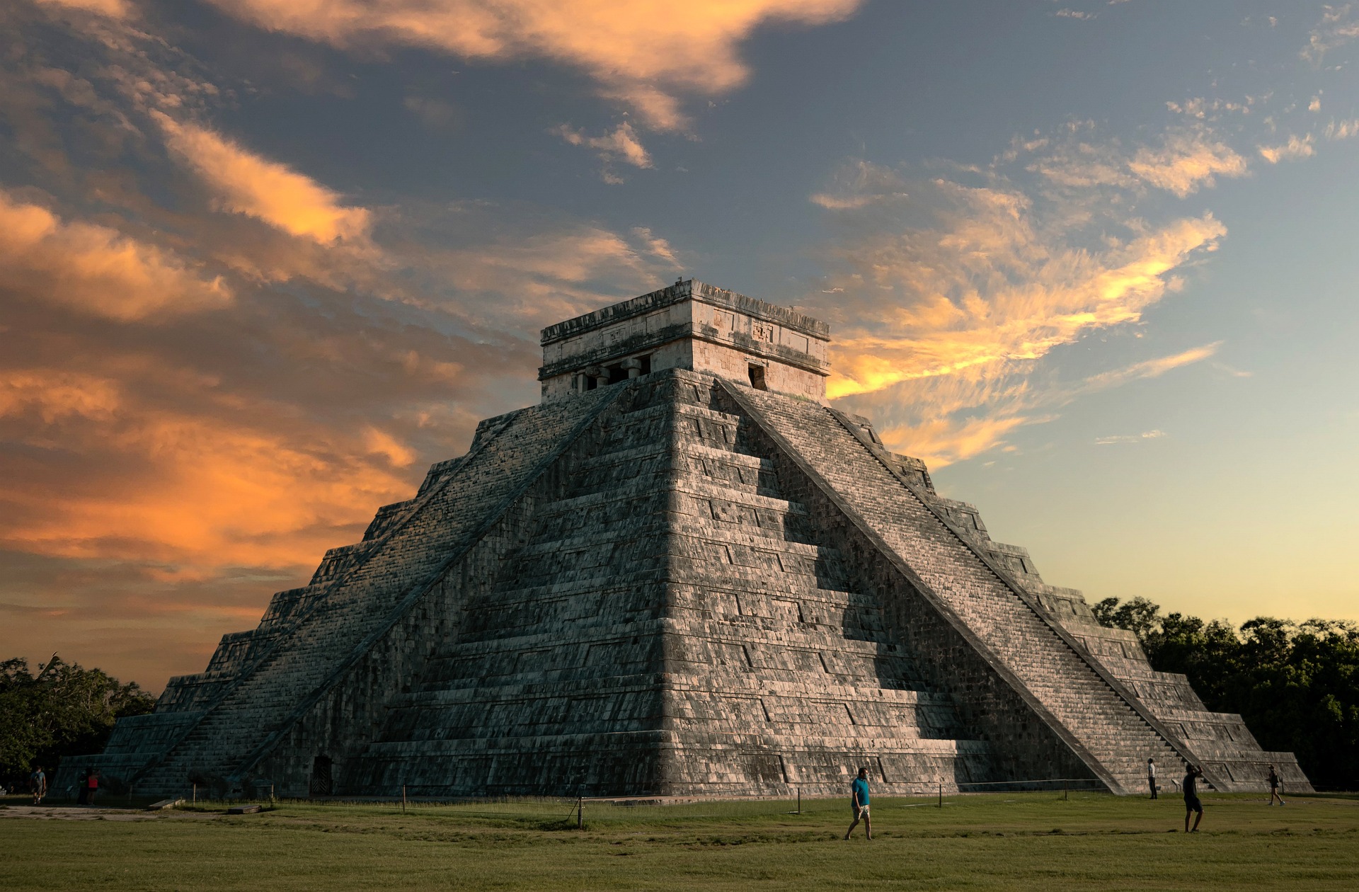 jose_pachecoph-pyramid-5744558_1920