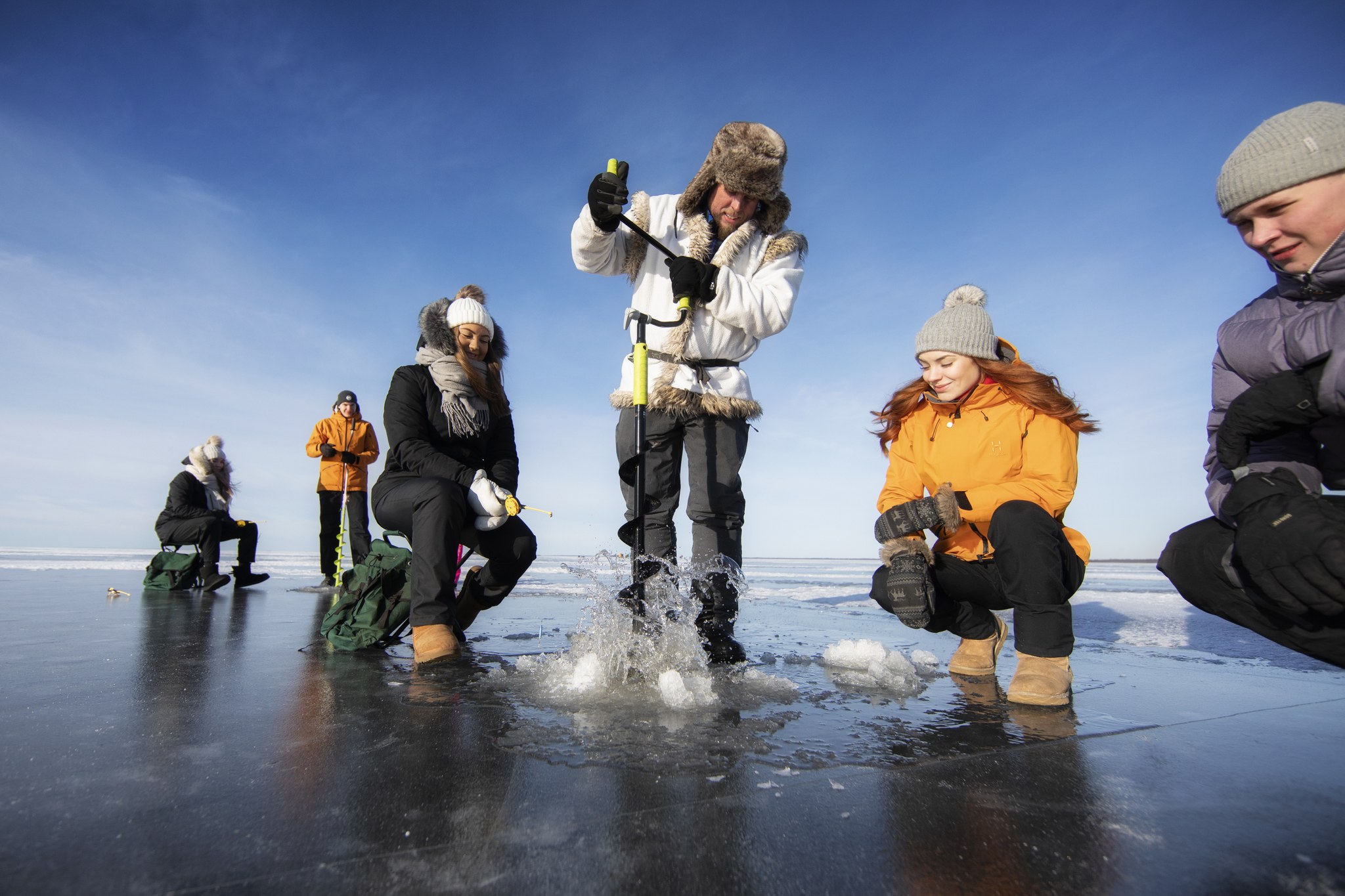 ICE FISHING (1)